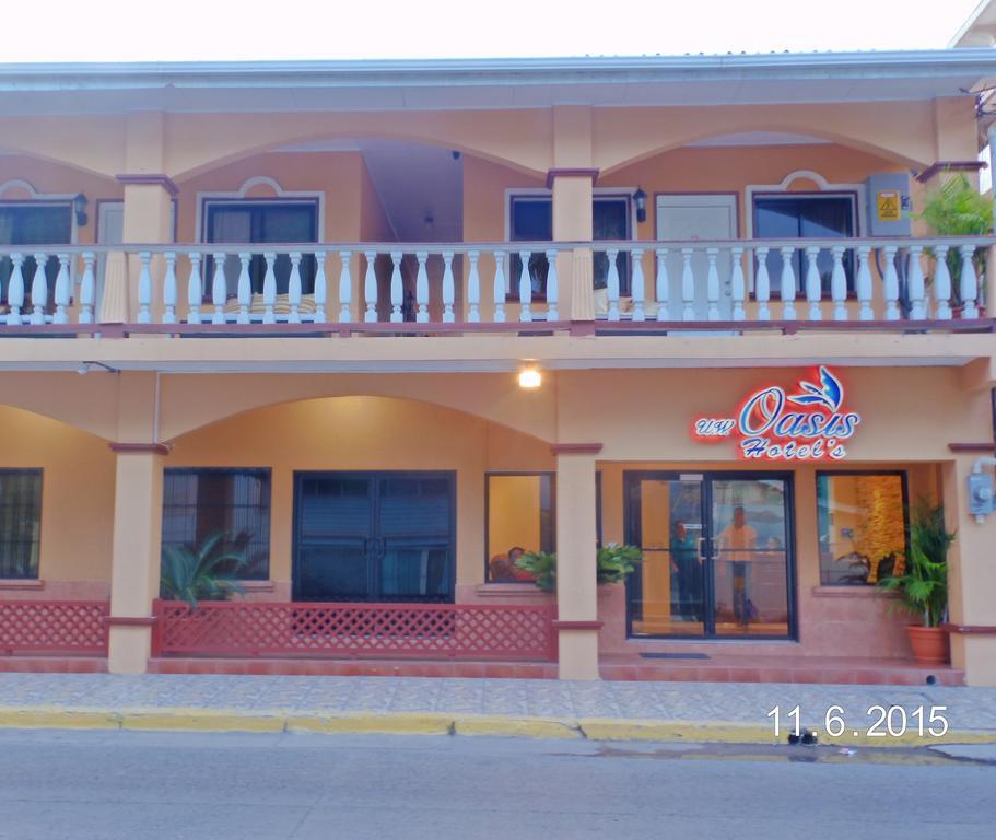 Uw Oasis Hotel ลาเซย์บา ภายนอก รูปภาพ
