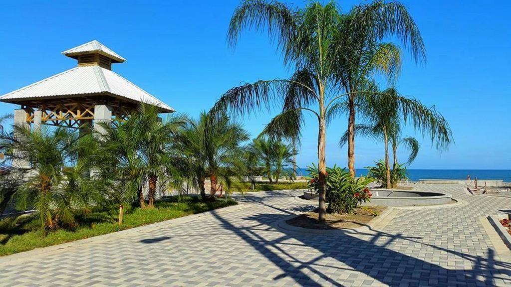 Uw Oasis Hotel ลาเซย์บา ภายนอก รูปภาพ