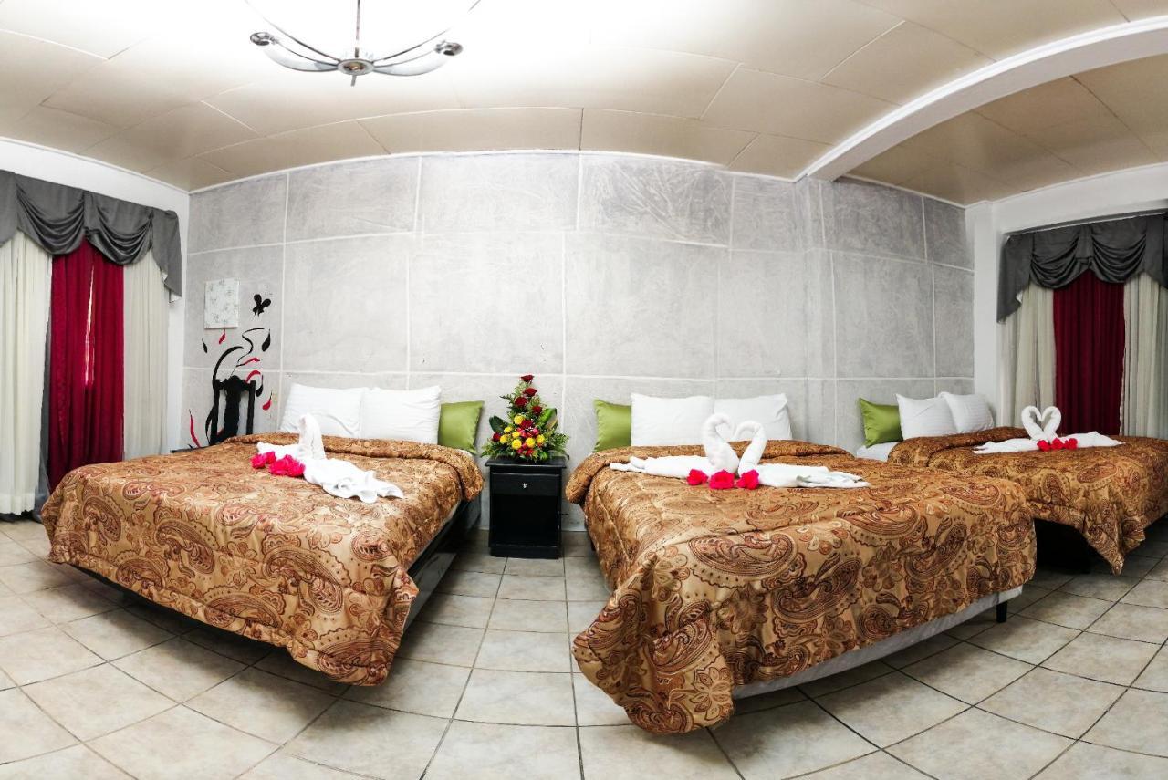 Uw Oasis Hotel ลาเซย์บา ภายนอก รูปภาพ